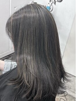 ヘアーガーデンルーチエ(Hair.garden.Luche)の写真/トレンドのデザインカラーでおしゃれに大変身★あなたの髪質に合わせたカラーデザインで美しく綺麗に。