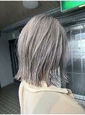 ホワイトグレー
