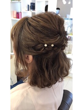 マインズリノ(MINDS LINO) ハーフアップ　アレンジ