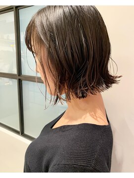 ステイシー(stay she) 切りっぱなしボブヘア