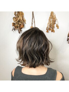 ウル(Ulu) ショート×バレイヤージュ