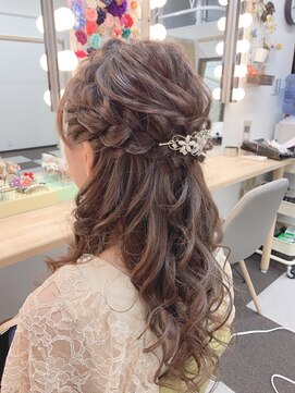 アーティスト サロン ショウ(artist salon SHOW) あみこみハーフアップ