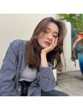 ドットハリス(.Hallis) くびれヘア/韓国風ヘア/大人可愛い/ベージュ/20代30代40代