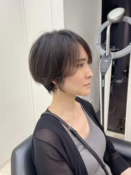 イヴォークトーキョーオーサカ(EVOKE TOKYO osaka) 前髪長め 簡単セット 耳かけのみ 時短 似合わせショート