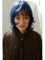 シイ(SIE) レイヤーボブ×ネイビーカラー