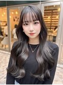 【kumu】アッシュグレージュ×ロング重めレイヤー.