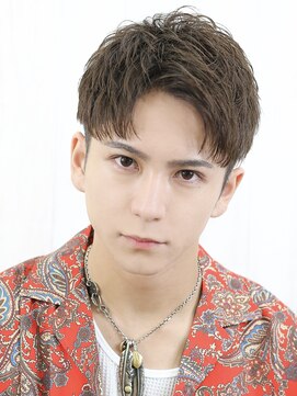 ベーア(Bar) 短髪アップバングツーブロック刈り上げメンズショート大人ヘア