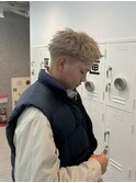今流行りの無造作パーマ刈り上げスパイキーショートスタイル