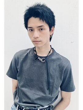 ミドル(MIDDLE) スパイキーショート　短髪　ベリーショート　府中美容室