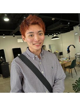 イスニック(Ysnic) スパイキーショート