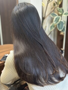 ヘアケアアンドヘアデザイン リベール(L:belle) 姫カット 黒髪サラツヤロング 重め ナチュラルストレートヘア