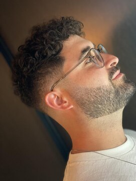 フランクスバーバー アンド ビアークラブ(FRANK'S BARBER and BEER CLUB) フェードカット