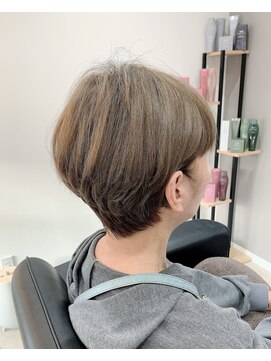 レジョワイユコンペール(Les Joyeux Comperes) くびれショートボブ