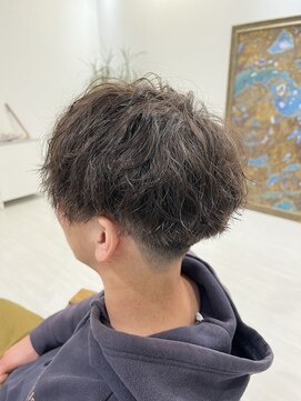 サロンドクオリア(Salon de Qualia) ツイストスパイラル/メンズパーマ/刈り上げマッシュ