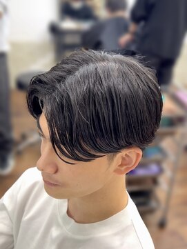メルシー トータル ブランディング サロン(merci TOTAL BRANDING SALON) メンズ　ニュアンスパーマ　センターパート刈り上げ毛流れパーマ