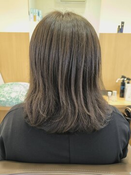 ウイバイファースト(u'i by first) 透明感のあるアッシュブラウンスタイル