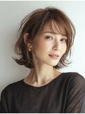 40代50代60代/脱白髪染め白髪ぼかしハイライト/外ハネミディアム