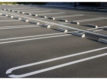 【広い駐車場で停めやすい】歩いてすぐに広くて駐車しやすいお客様専用駐車場を確保！駐車が苦手が方も◎
