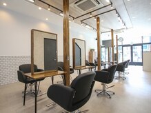 アグ ヘアー クロマ 黒崎店(Agu hair chroma)