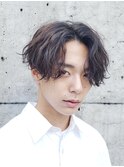 センターパート波巻きツイストスパイラルパーマヘアツーブロック