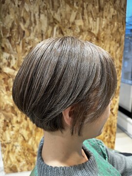 ヴァンガード(Vanguard) 白髪ぼかしハイライト/大人ショートボブ