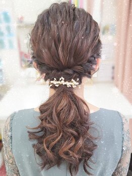 ヘアーメイク ティアラ(Hair make Tiara)の写真/西口徒歩30秒【Tiara】《ヘアセット¥2000～》謝恩会や特別な日に♪可愛いヘアで周りの視線を釘づけに…