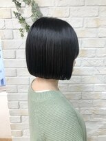 ミックリンクバイリッシュ(mic link by Riche) 内巻きに入る暗髪ボブ