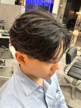 エルマーク 梅田(L-MARK) センターパートニュアンスパーマ韓国カルマパーマコンマヘア