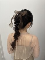 ネイロ 日本橋(NeiRo)&nbsp;ポニーアレンジハイライトカラー大人ショートカット白髪ぼかし