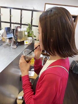 メロウ(MELLOW) コーヒーとカーディガンとボブ