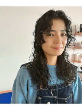 キヨイ(kiyoi) デザインカットアレンジしても可愛いロングパーマスタイル