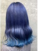 グラデーションの水色ブルーカラー【岸雄一】