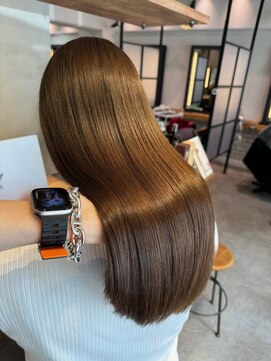 メゾンドムニ 恵比寿(Maison de MUNi) 縮毛矯正+髪質改善トリートメントまとまるツヤヘア