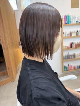 アン(un) ぷちゅん/ヘイリーボブ/切りっぱなしボブ/ぱっつんボブ