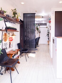 メンズヘアー スプレンドの写真/大型店が苦手な方に◎3席だけのプライベート空間で、周りを気にせず施術が受けられます♪