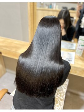 イオエ 三宮(ioe) 暗めカラー/外ハネボブ/美髪/イメチェン/髪質改善/縮毛矯正