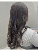 ロエ(Lowe') グレージュカラー