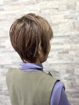 ヴィソップ(V.S.O.P)&nbsp;ハイトーンで魅せるアシンメトリーショートの存在感