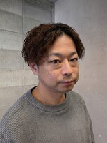 ワンワンオー バーバーショップ コンチネンタル(@110 BARBER SHOP continental)&nbsp;カルマヘア韓国風センターパートツーブロックミドルフェード