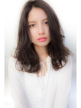 アリー 原宿 表参道(ALLY) [ALLY阿部]大人な色っぽ暗髪グレージュ×フェザーミディ２