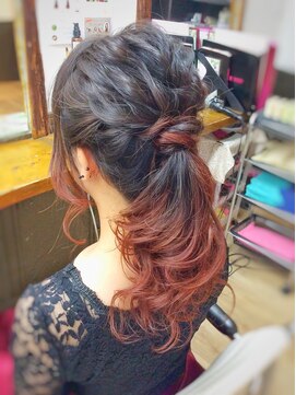 グレースモア(Grace More) (久留米/西原)ポニーテールアレンジ