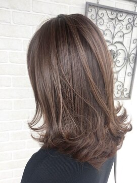 アボックス(abox) アッシュベージュで大人美髪ヘア