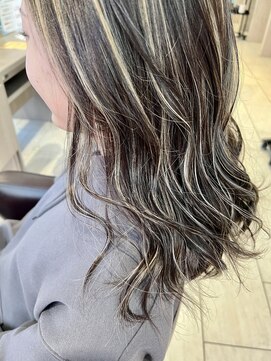 アース 土気あすみが丘店(HAIR&MAKE EARTH) ブロンドハイライトカラー