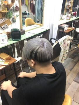 ヘアースペース 練馬店(hair space COCO) 逆インナーシルバーかー