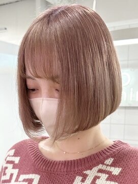 ウィコ 新宿(WICO) ミルクティーブラウン新宿駅グレーベージュ/レイヤーロング/黒髪