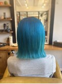 ぱつっとボブ アクアブルーカラー