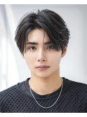 ニュアンスパーマ黒髪センターパートツーブロックフェザー