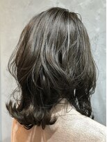 キー ヘアーアンドビューティーサロン(Kii hair&beauty salon)&nbsp;グレージュカラーで艶っぽいローレイヤースタイル