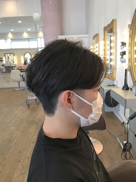 コワファースト 別府 清潔感up!耳出しショートスタイル