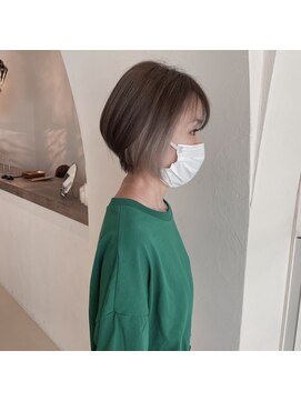 エリス キョウバシ(Eliss) ショートボブ×グレージュイヤリングカラー